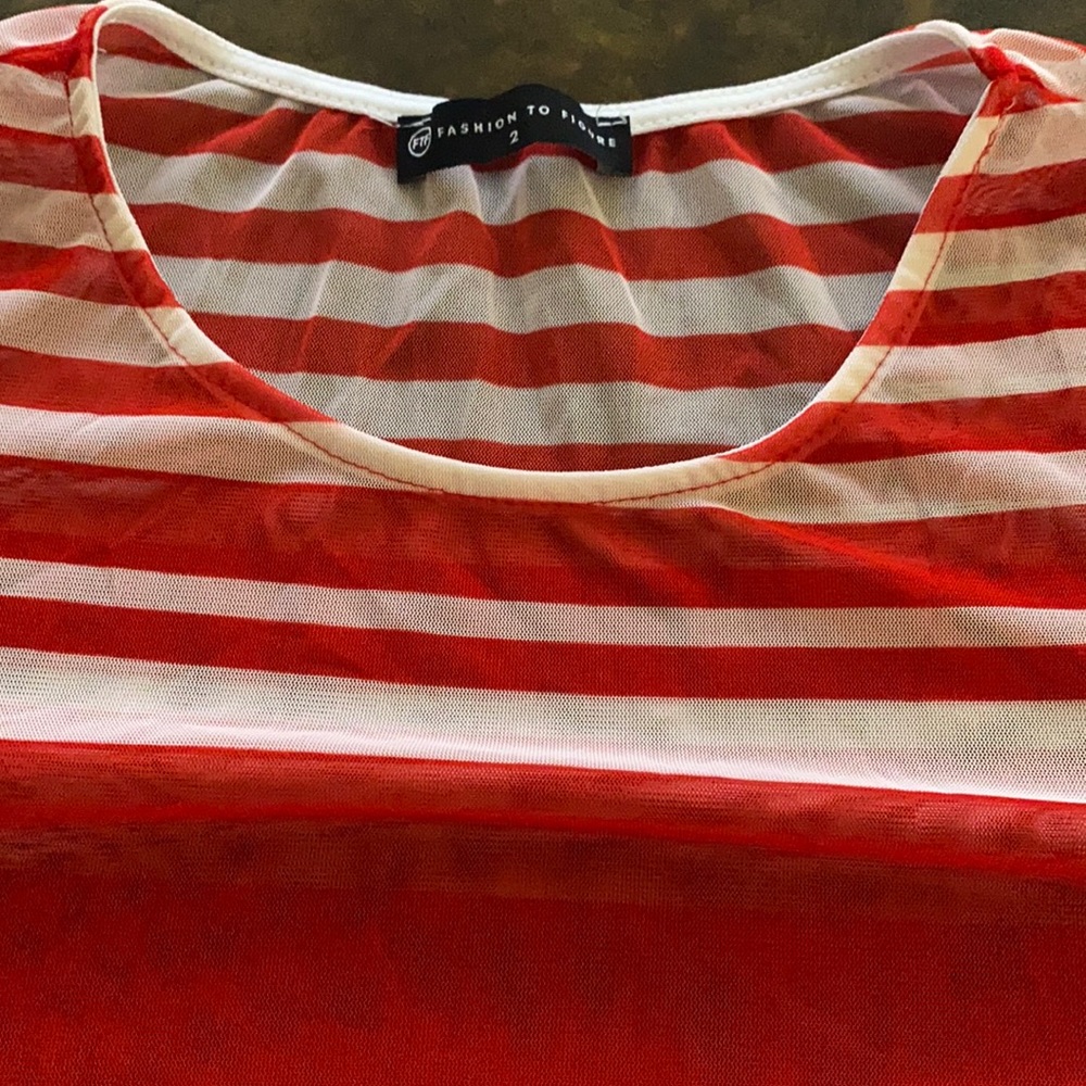 Red and white stripe mesh long sleeve shirt